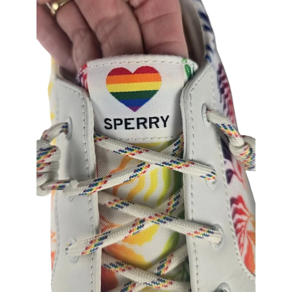 Sperry Crest Vibe Pride Rainbow Wave Canvas Sneakers Size 8.5M